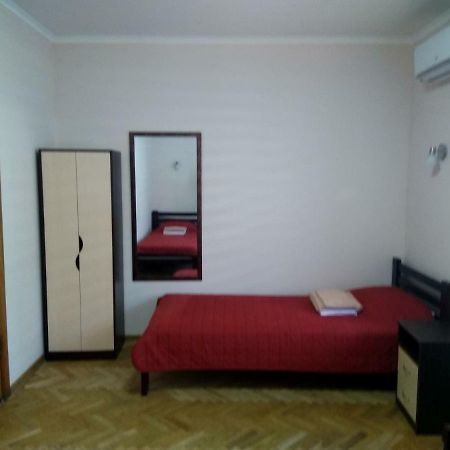 Hotel Tsentralnoho Budynku Khudozhnyka เคียฟ ภายนอก รูปภาพ