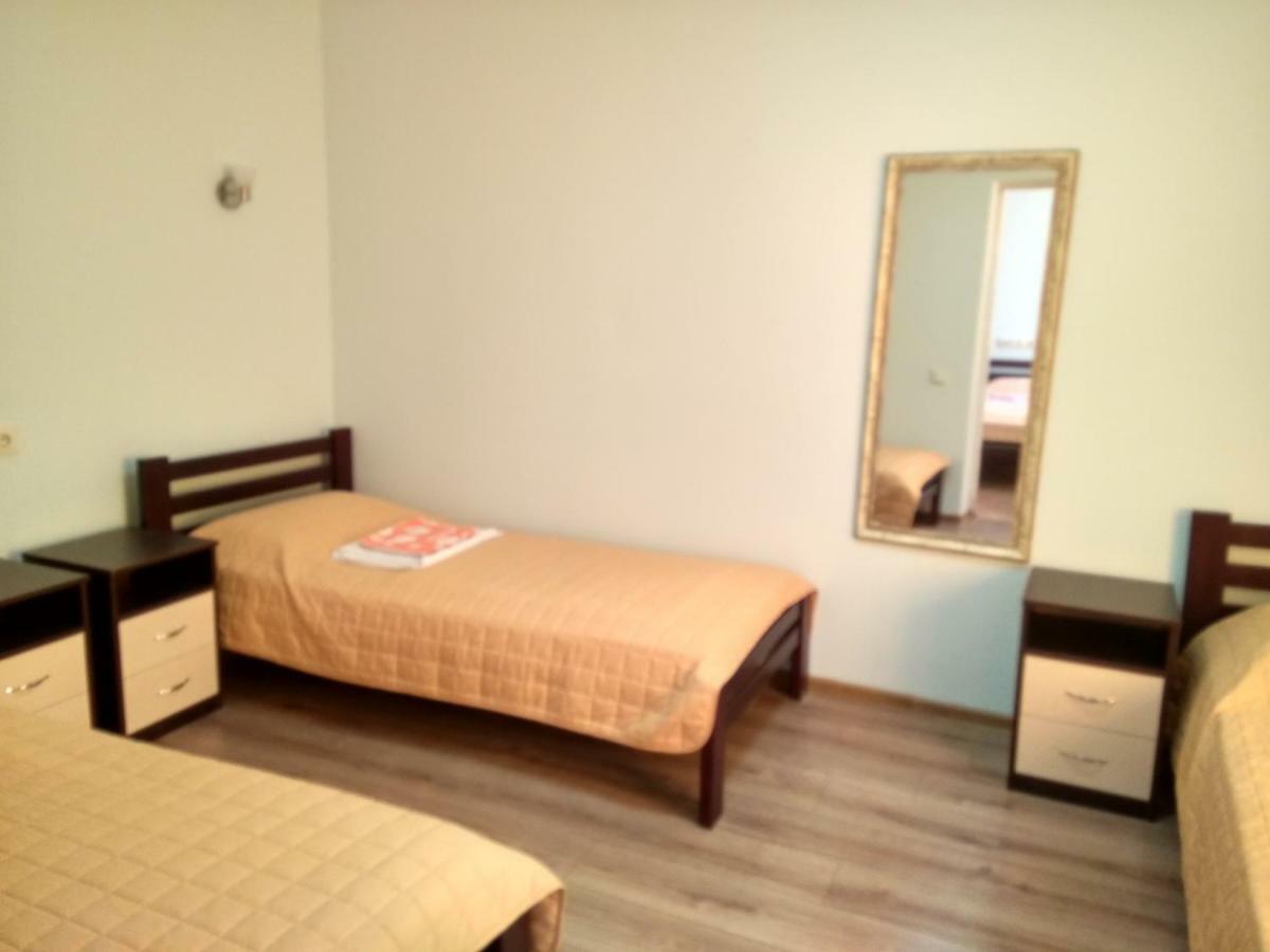 Hotel Tsentralnoho Budynku Khudozhnyka เคียฟ ภายนอก รูปภาพ